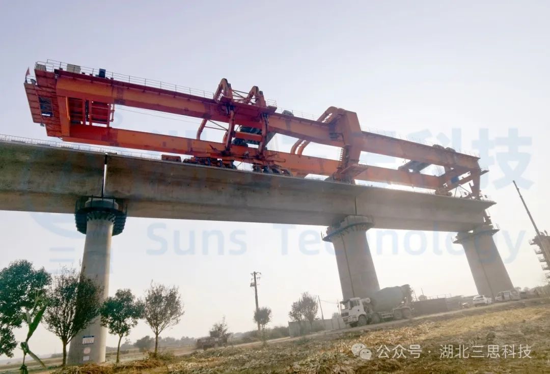 陜西1000噸單導(dǎo)梁架橋機(jī)安全監(jiān)控系統(tǒng)新增功能行業(yè)首創(chuàng)，設(shè)備安全大升